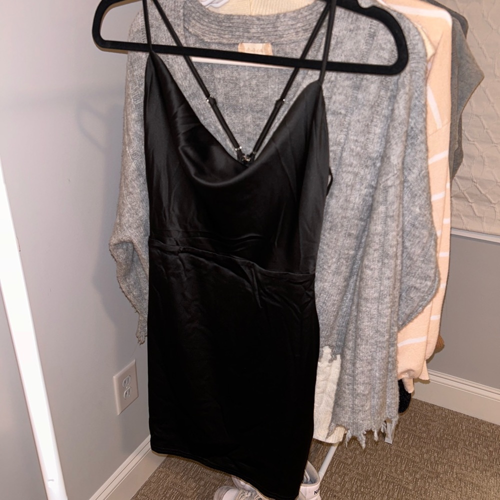** NWT windsor formal dress open back